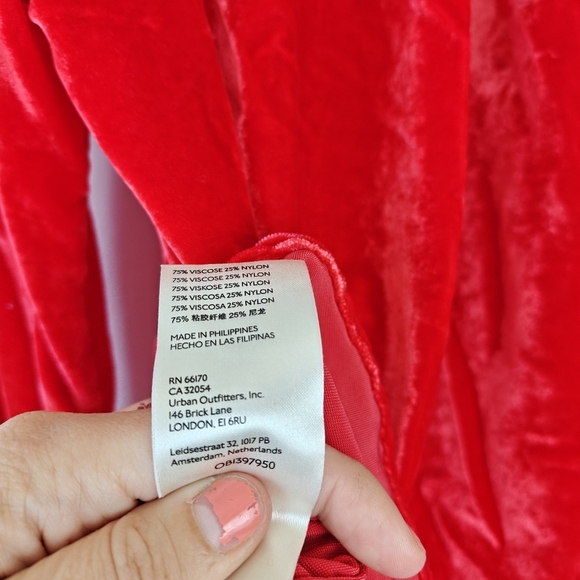 Anthropologie Pilcro Puff-Sleeved Velvet Buttondown Red/Rouge Size Medium - Picture 12 of 12